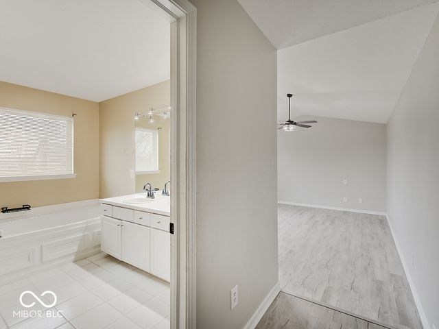 11757 Ledgestone Circle, Fishers, IN 46037