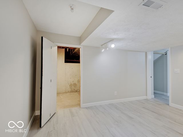 11757 Ledgestone Circle, Fishers, IN 46037