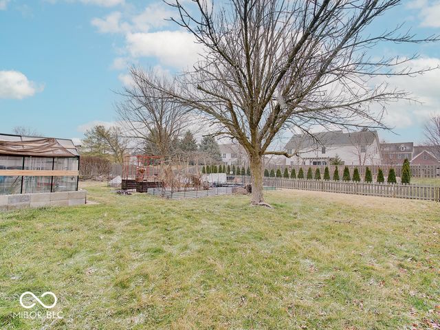 11757 Ledgestone Circle, Fishers, IN 46037