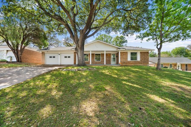 1803 Windlea Drive, Euless, TX 76040