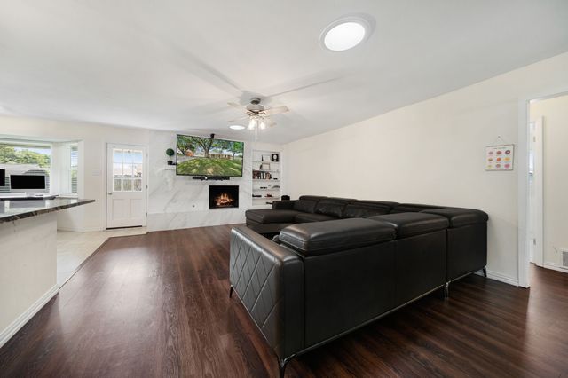 1803 Windlea Drive, Euless, TX 76040