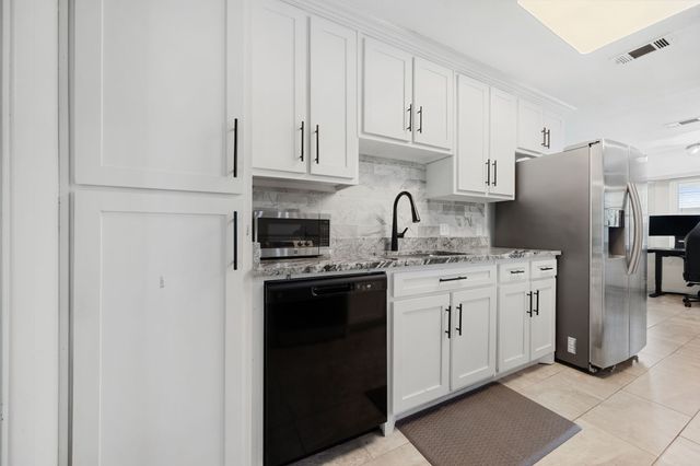 1803 Windlea Drive, Euless, TX 76040