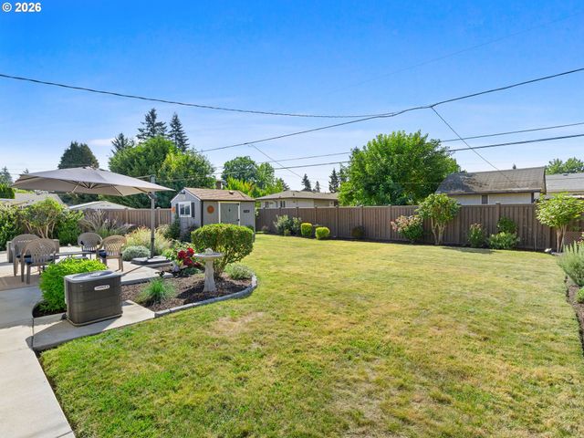 17126 Se TAYLOR St, Portland, OR 97233