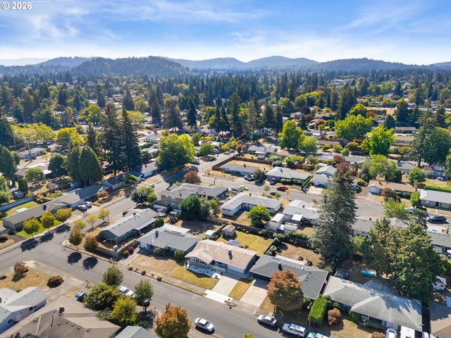 17126 Se TAYLOR St, Portland, OR 97233