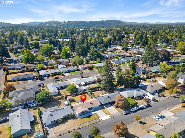 17126 Se TAYLOR St, Portland, OR 97233
