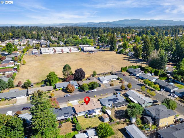 17126 Se TAYLOR St, Portland, OR 97233