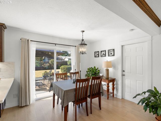 17126 Se TAYLOR St, Portland, OR 97233