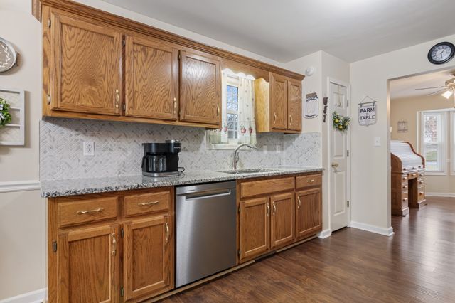 531 Brentwood Cir, Clarksville, TN 37042