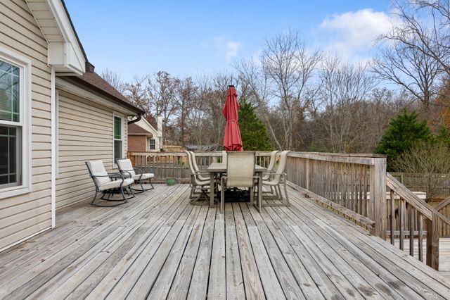 531 Brentwood Cir, Clarksville, TN 37042