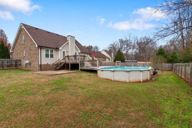 531 Brentwood Cir, Clarksville, TN 37042