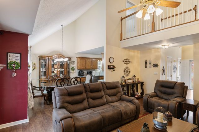 531 Brentwood Cir, Clarksville, TN 37042