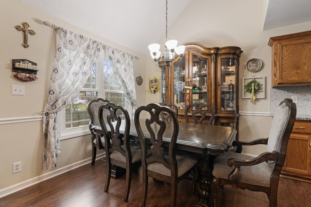 531 Brentwood Cir, Clarksville, TN 37042