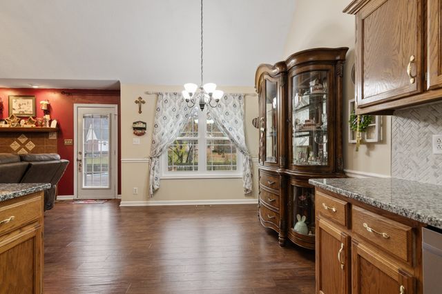 531 Brentwood Cir, Clarksville, TN 37042