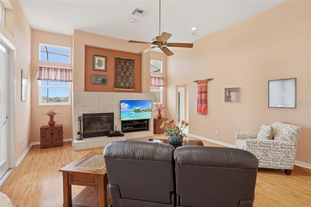 Image 15 of property listing at 14180 ISLAMORADA DRIVE, Orlando, FL 32837