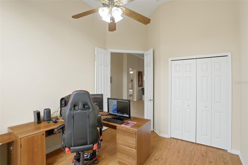 Image 18 of property listing at 14180 ISLAMORADA DRIVE, Orlando, FL 32837