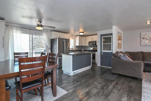 1332 SUNRAY LANE, Green Bay, WI 54313