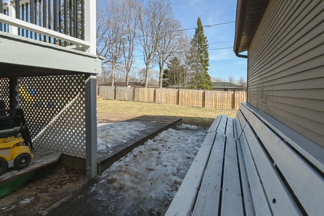 1332 SUNRAY LANE, Green Bay, WI 54313