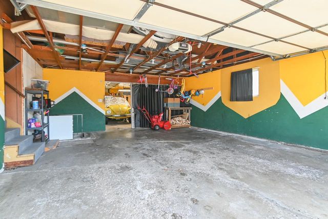 1332 SUNRAY LANE, Green Bay, WI 54313