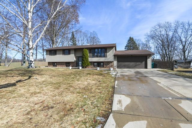 1332 SUNRAY LANE, Green Bay, WI 54313