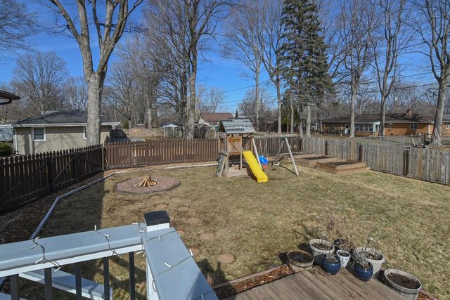 1332 SUNRAY LANE, Green Bay, WI 54313