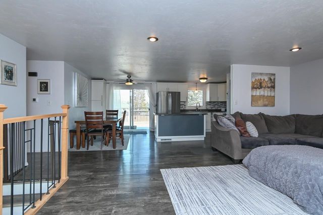 1332 SUNRAY LANE, Green Bay, WI 54313