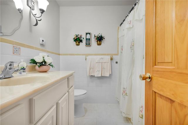 3915 Hecktown Road, Bethlehem Twp, PA 18020