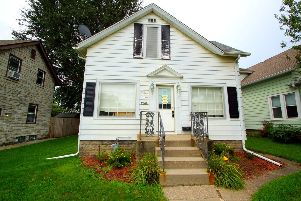 116 N THORNWOOD Avenue, Davenport, IA 52802