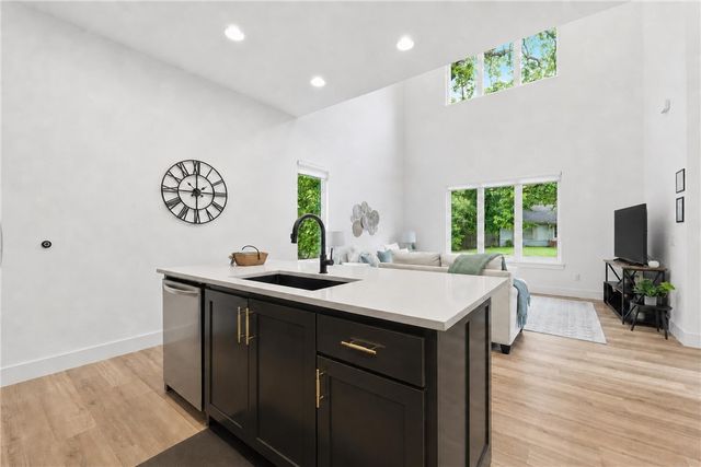 3 Dulverton Drive, Bella Vista, AR 72715