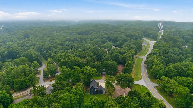 3 Dulverton Drive, Bella Vista, AR 72715