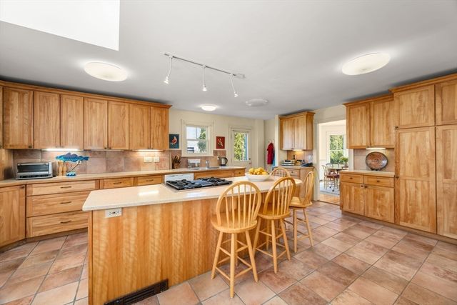 27 Evans Rd., Marblehead, MA 01945