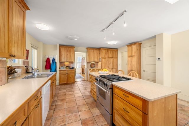 27 Evans Rd., Marblehead, MA 01945