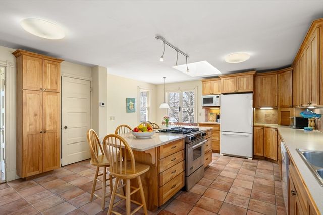 27 Evans Rd., Marblehead, MA 01945