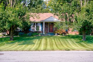 9013 Pine Lake Dr, Louisville, KY 40220