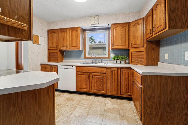 2427 BARBARA AVENUE, Appleton, WI 54915