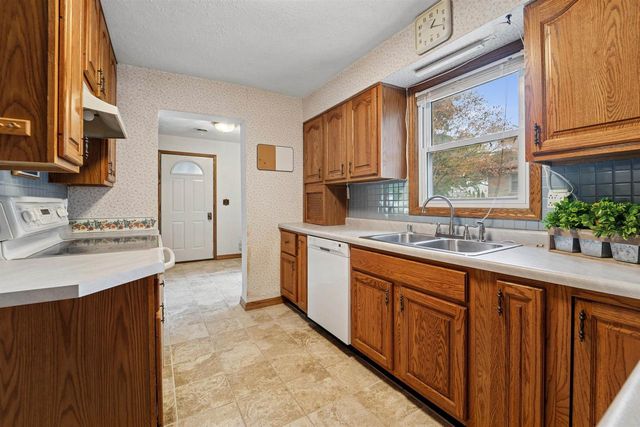 2427 BARBARA AVENUE, Appleton, WI 54915