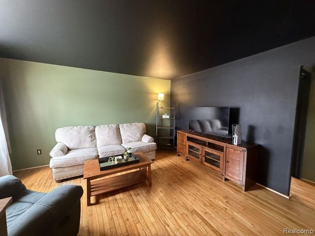 8411 Monroe Boulevard, Taylor, MI 48180