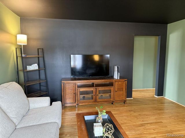 8411 Monroe Boulevard, Taylor, MI 48180