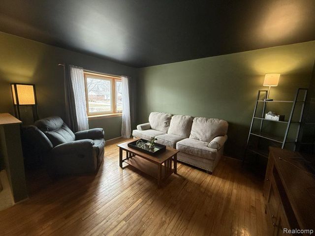 8411 Monroe Boulevard, Taylor, MI 48180