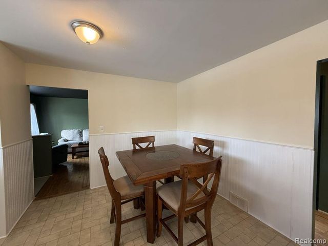 8411 Monroe Boulevard, Taylor, MI 48180