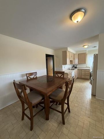 8411 Monroe Boulevard, Taylor, MI 48180