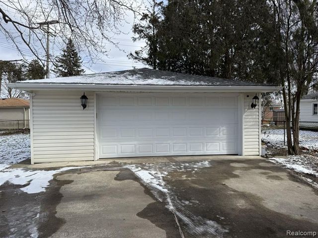 8411 Monroe Boulevard, Taylor, MI 48180