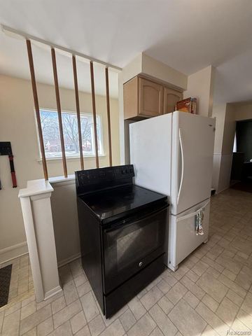 8411 Monroe Boulevard, Taylor, MI 48180