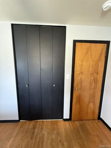 8411 Monroe Boulevard, Taylor, MI 48180