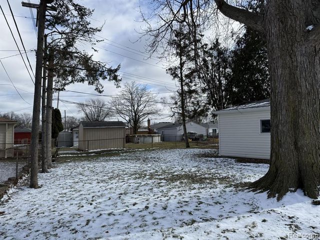 8411 Monroe Boulevard, Taylor, MI 48180