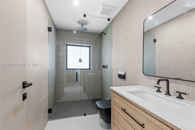 200 N 52nd Avenue, Hollywood, FL 33021