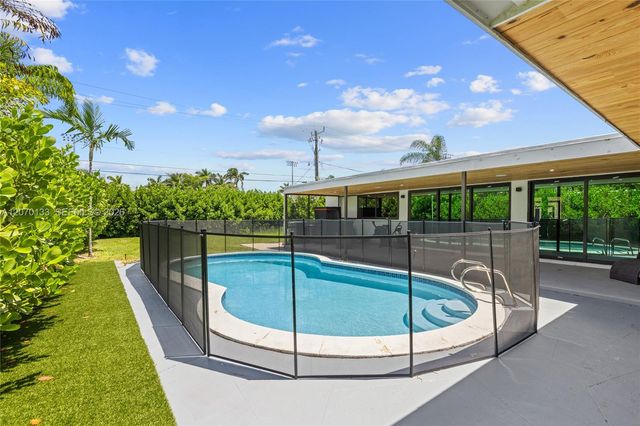 200 N 52nd Avenue, Hollywood, FL 33021