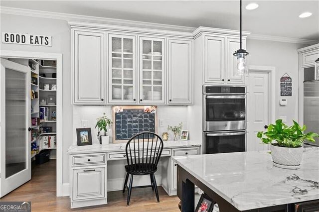 810 Lake Ridge Court, Canton, GA 30114