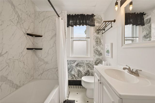201 West Elm Street, East Rochester, NY 14445