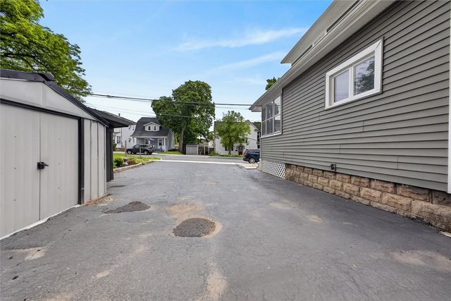 201 West Elm Street, East Rochester, NY 14445