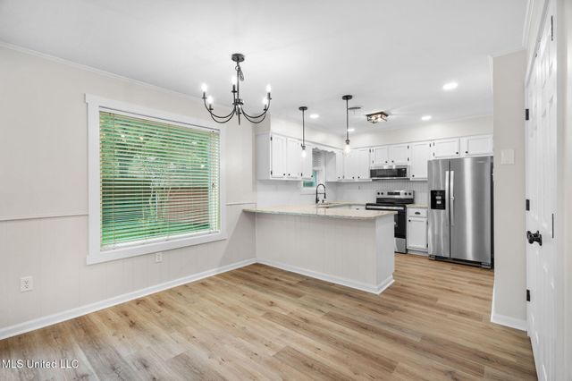 8610 N Lake Shore Drive, Southaven, MS 38671